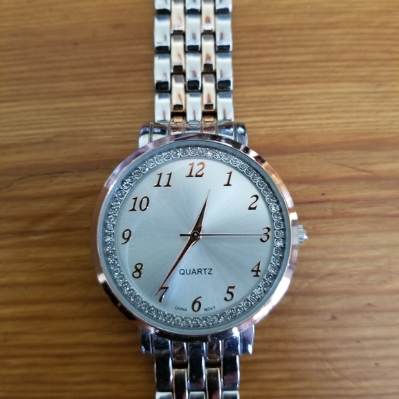 Quartz Watch Model #91086, SN#AC31071826 - Picture 2 of 6